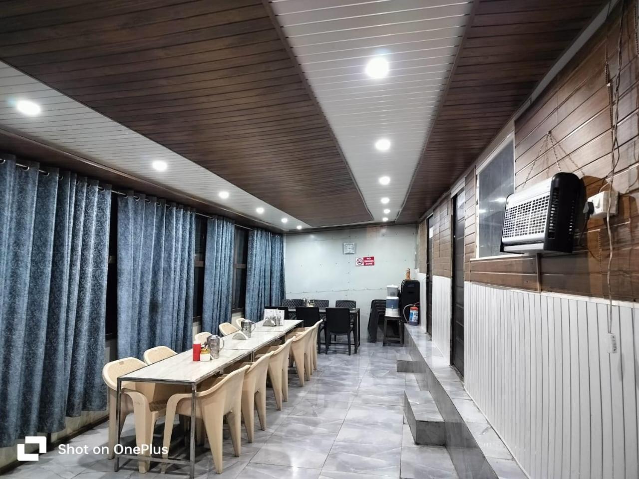 Silver Dew Resorts And Restaurant Dhanaulti Exterior photo