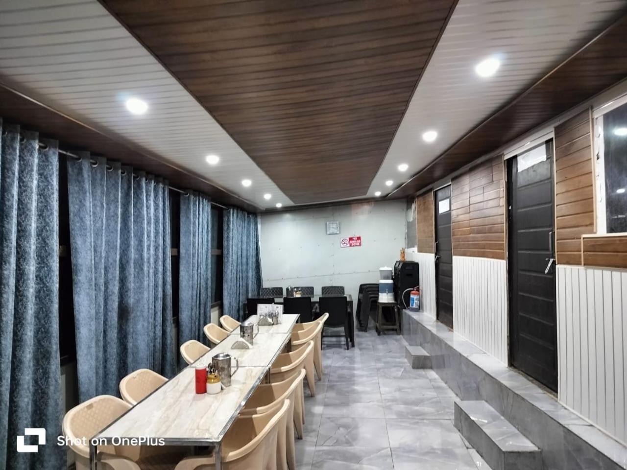 Silver Dew Resorts And Restaurant Dhanaulti Exterior photo