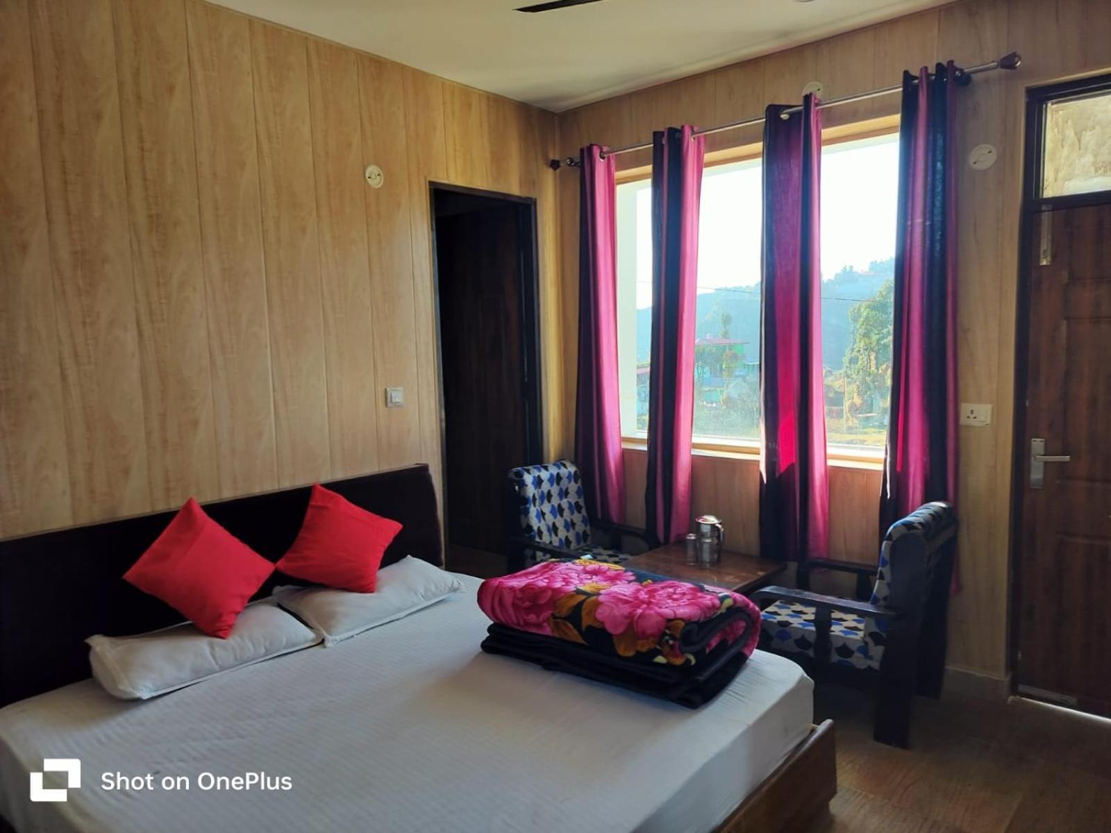Silver Dew Resorts And Restaurant Dhanaulti Exterior photo