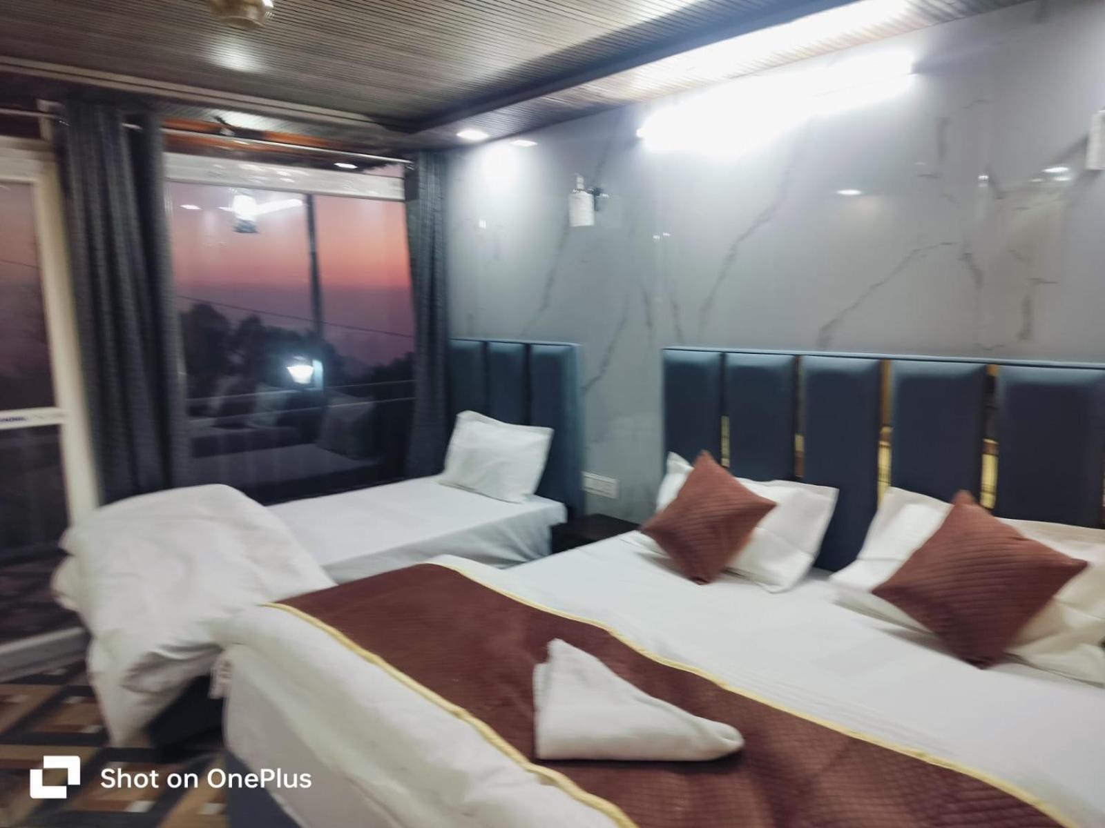 Silver Dew Resorts And Restaurant Dhanaulti Exterior photo