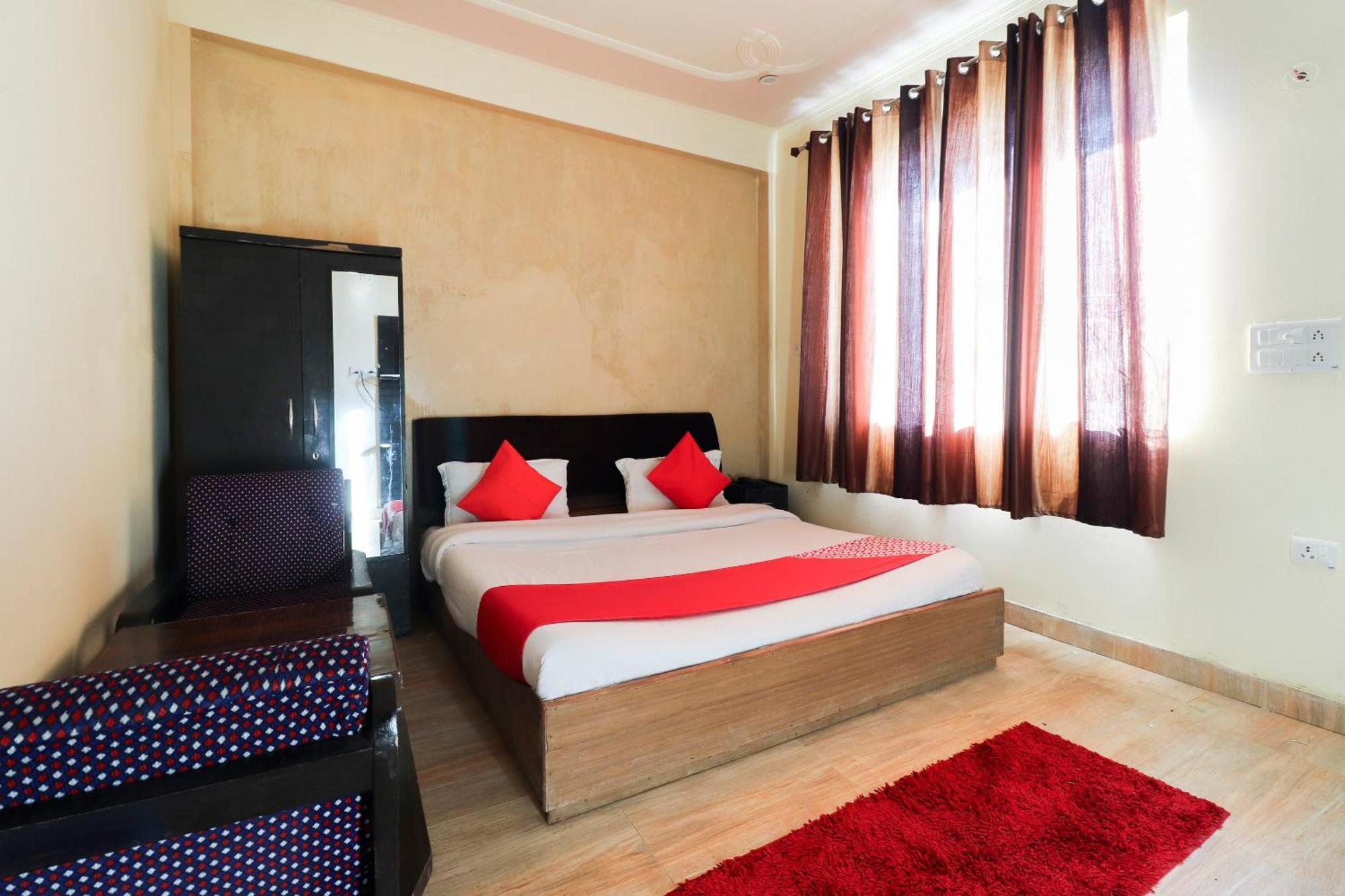 Silver Dew Resorts And Restaurant Dhanaulti Exterior photo